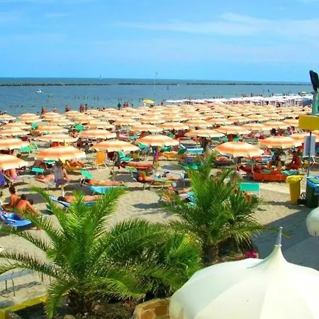In Mit Terrasse, Grill Und Garten * Lido di Volano